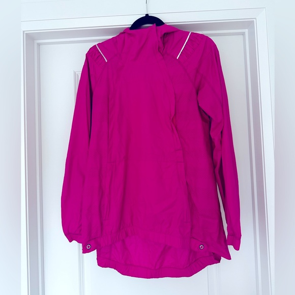 Lululemon pack and go windbreaker / rain jacket (reflective) - Picture 1 of 2